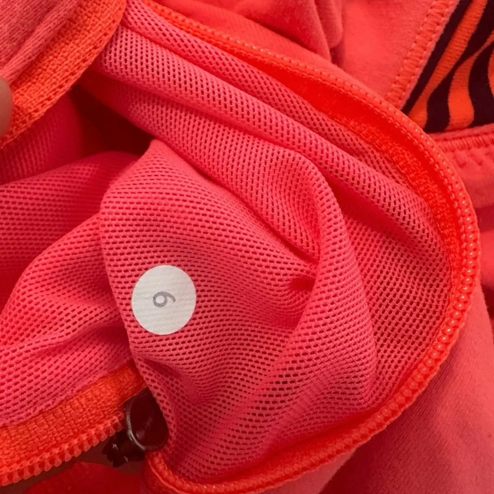 Lululemon Forme Jacket Light Flare/Inkwell
Size 6 EUC - Picture 8 of 8